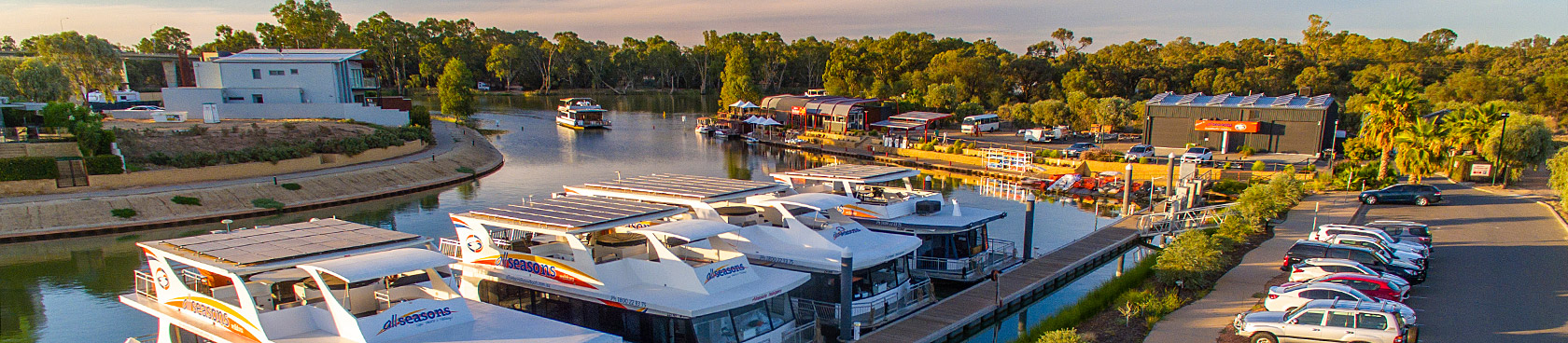 Houseboats Banner